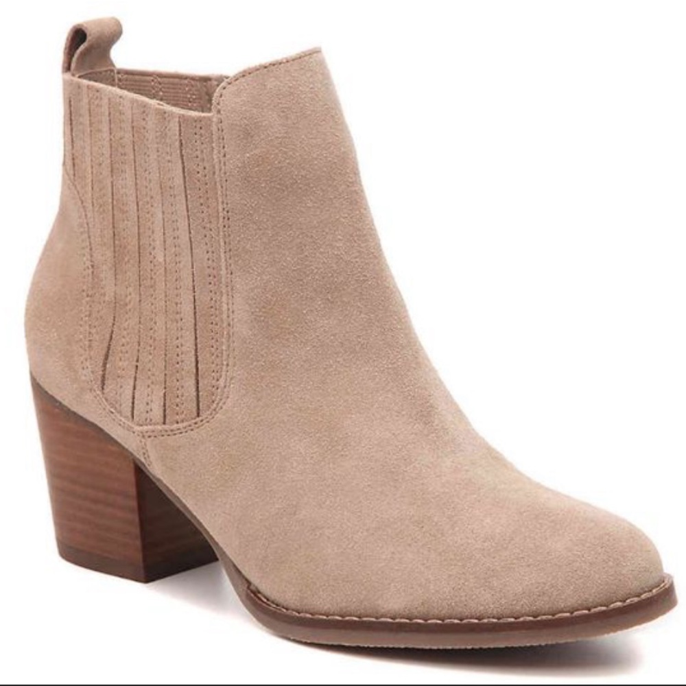 Crown Vintage Cindy Suede Ankle Bootie (8) New!